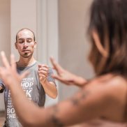 Reserva tu hora de masaje tailandés, relajación, meditación o entrenamiento integral. www.lafuentechile.cl